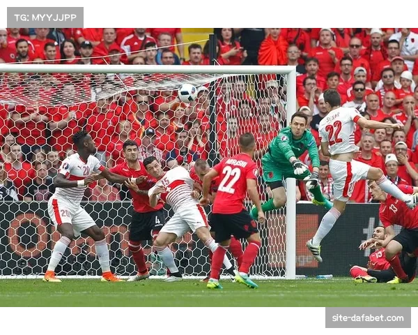 拜仁各项赛事六连胜但每场均有失球防线存隐患