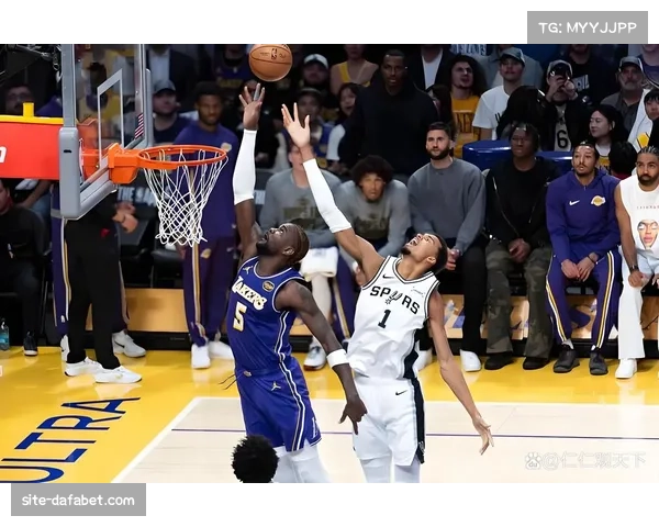 太阳50次三分出手创赛季纪录 湖人外线防守扩防不及时酿苦果